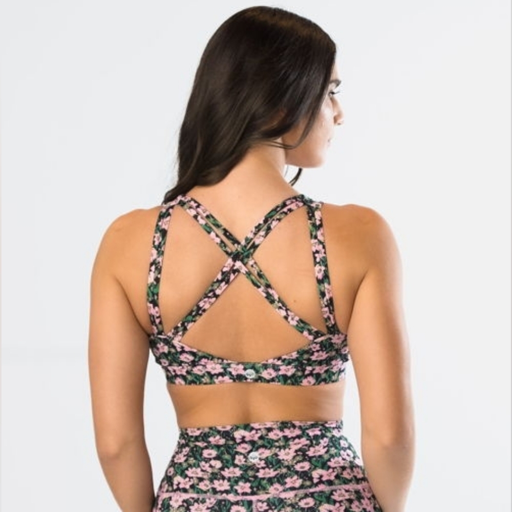 Senita Athletics Skin Criss Cross Bra in Meadows, Size Small